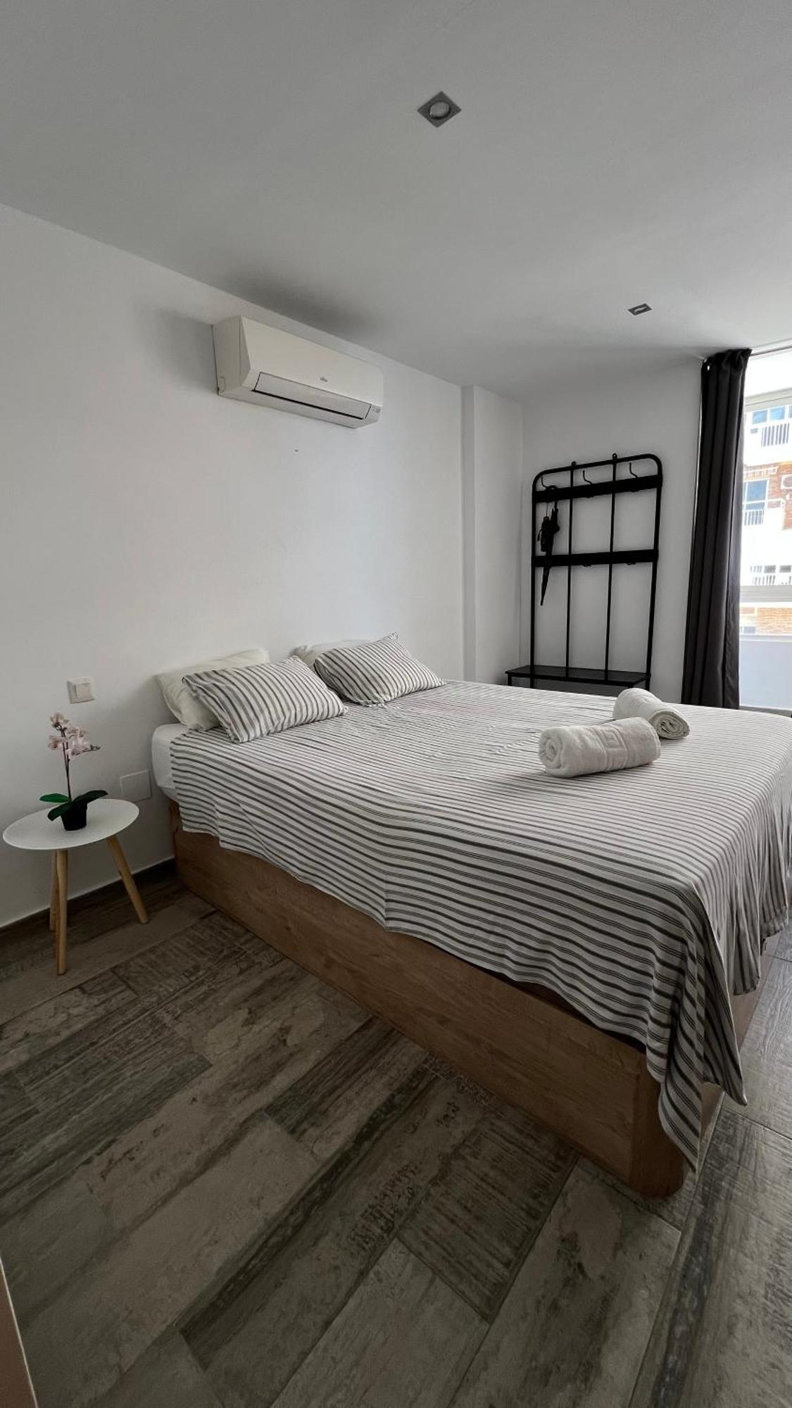 Vista A La Playa, Cerca Del Centro Con Piscina Apartman Benalmádena Kültér fotó